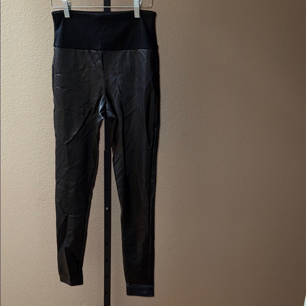 NWOT Assets by Spanx High-Waisted Faux Leather Leggings Black Women’s Size M